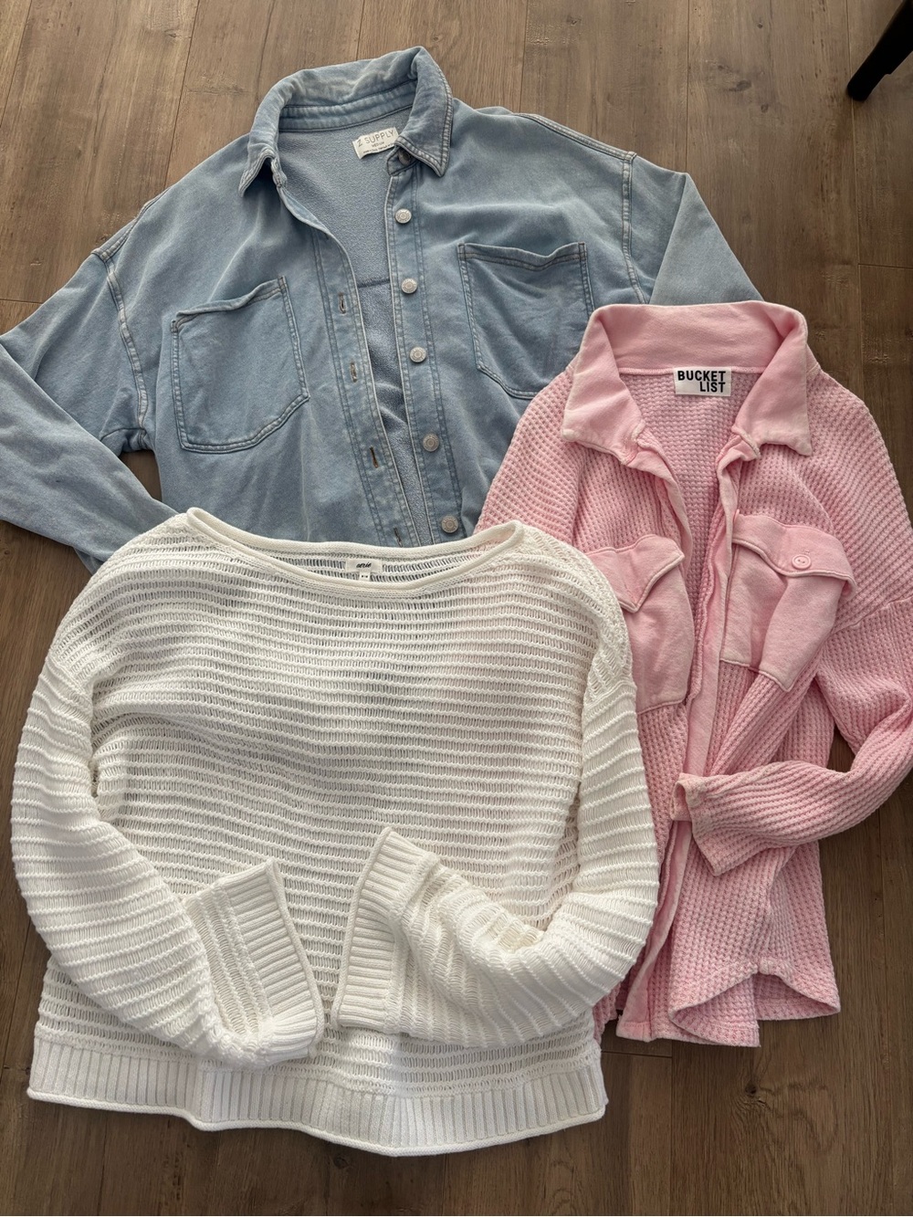 ✨ Bundle of women’s Medium tops